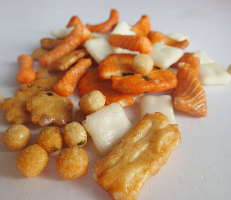 Beli Cemilan Gandum Grosir Makanan Sehat Kerupuk Nasi Campur Cemilan Kerupuk Nasi online manufacture