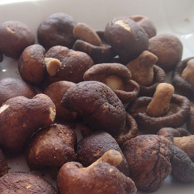 Harga yang bagus Tekstur Lembut Buah-buahan Kering Sayuran Sirup Malt Jamur Goreng Vakum on line