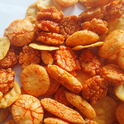 Harga yang bagus Beberapa Bentuk Gulungan Rumput Laut Goreng Suhu Tinggi Biskuit Pedas Renyah on line