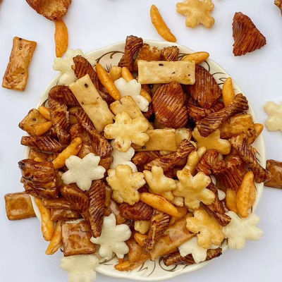 Harga yang bagus Makanan ringan kerupuk nasi asin panas untuk negara-negara Timur Tengah kerupuk nasi campur on line