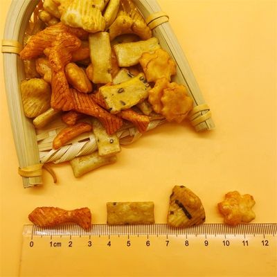 Harga yang bagus Makanan ringan biji-bijian panggang Jepang yang eksotis Panggang kerupuk nasi berwarna-warni oriental on line