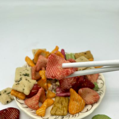 Harga yang bagus Semi Soft Crunchy 12 Bulan Shelf Life Keker Nasi Bebas Gluten Makanan ringan Bakar on line